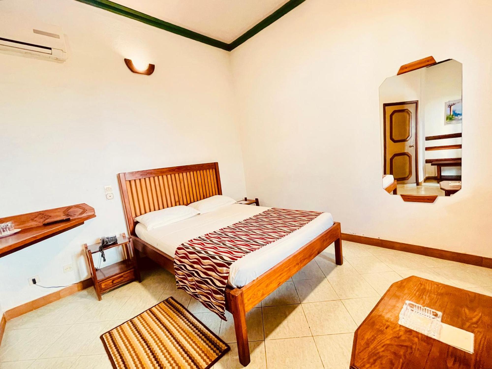 Le Nouvel Eden Hotel Toliara Exterior foto