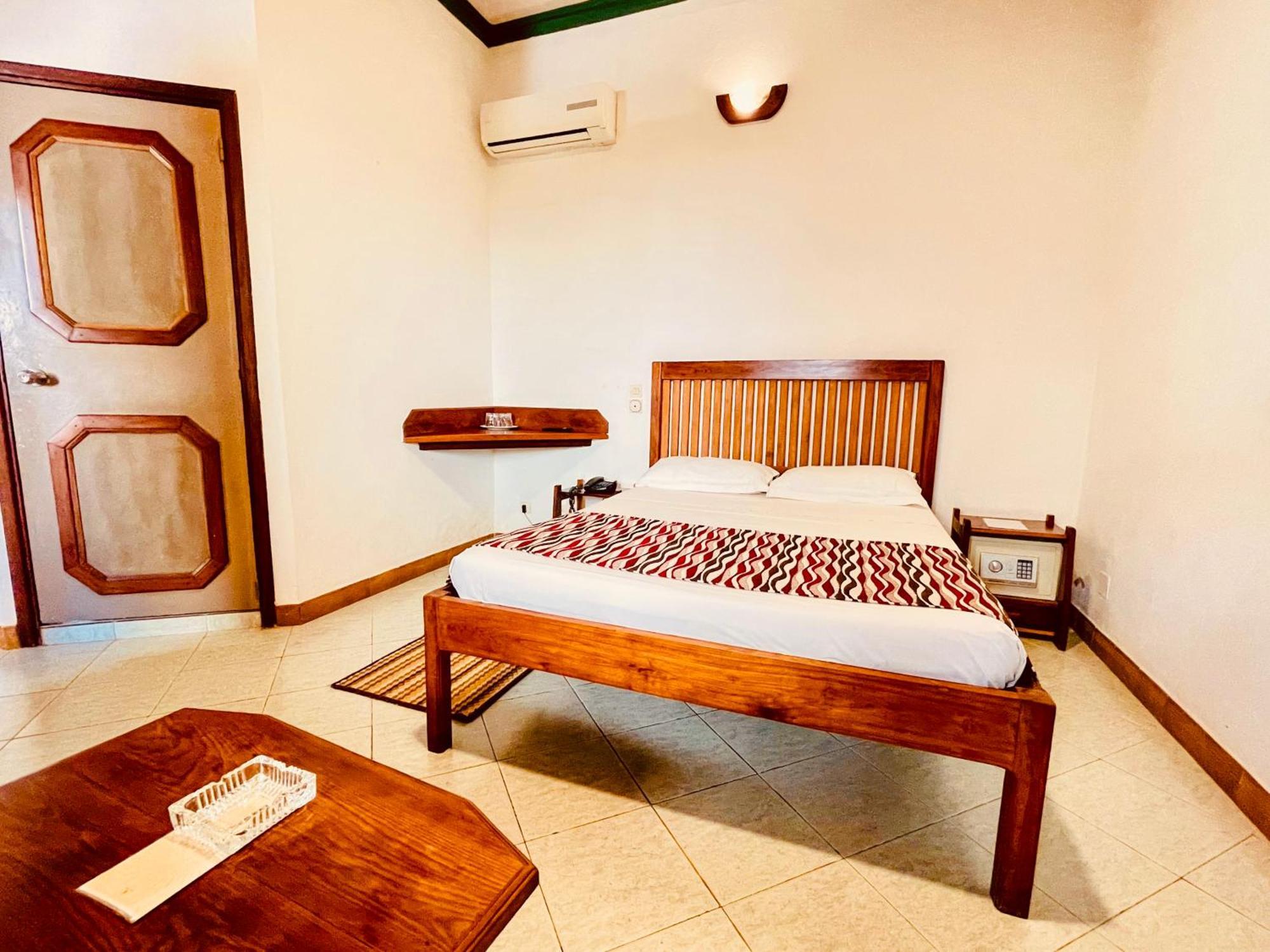 Le Nouvel Eden Hotel Toliara Exterior foto